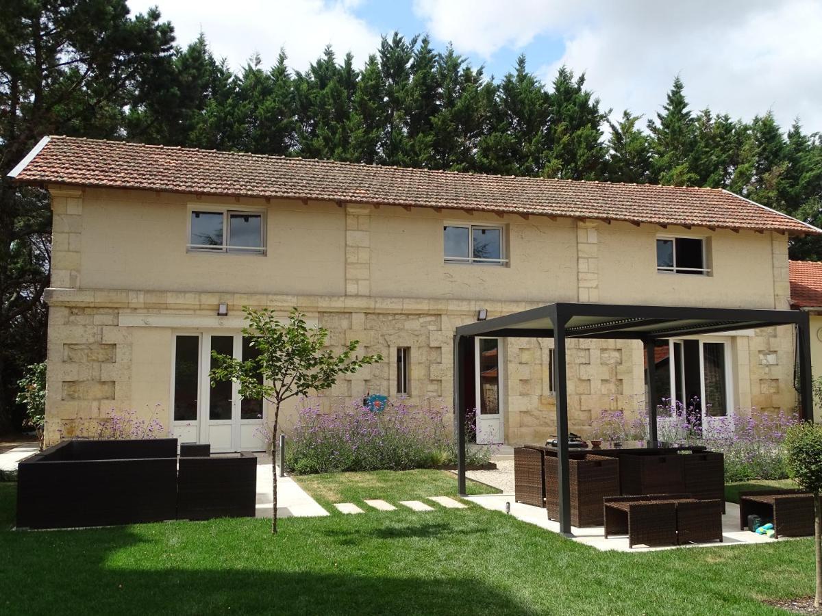 Villa Entiere Du Chateau Lacroix De Civrac 3 Ch, 3 Sdb, Piscine Xxl,Sauna, 4 Etoiles,7 Pers Buitenkant foto