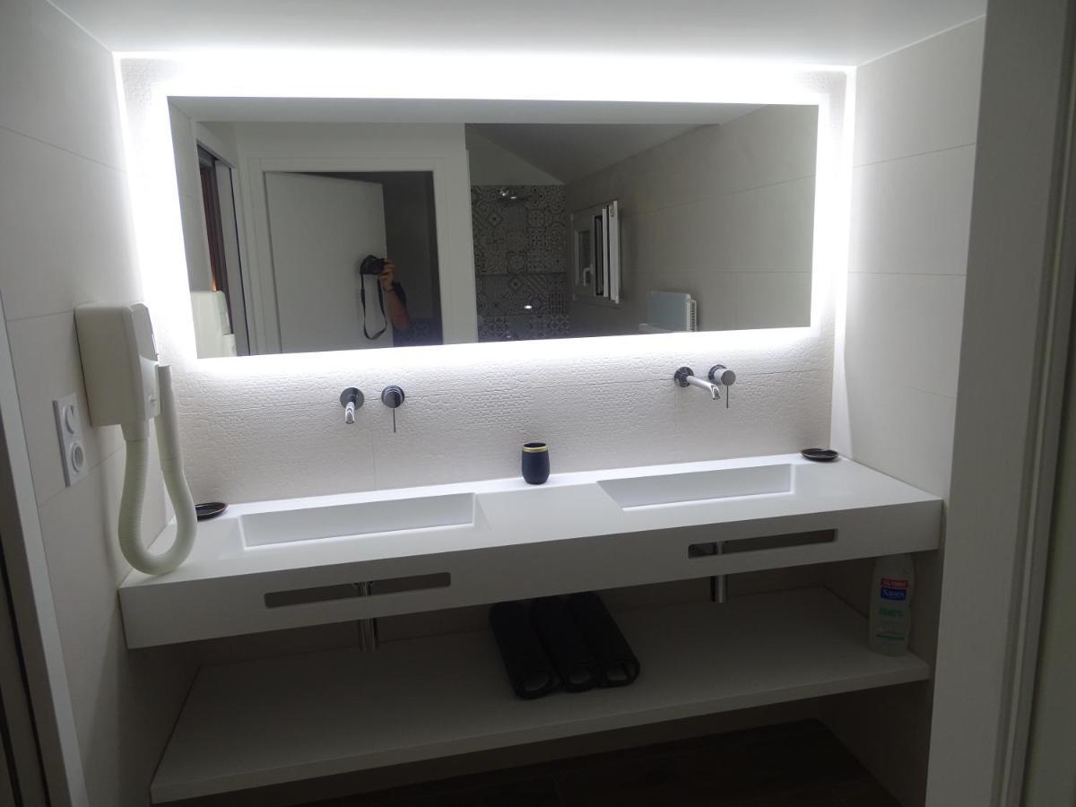 Villa Entiere Du Chateau Lacroix De Civrac 3 Ch, 3 Sdb, Piscine Xxl,Sauna, 4 Etoiles,7 Pers Buitenkant foto