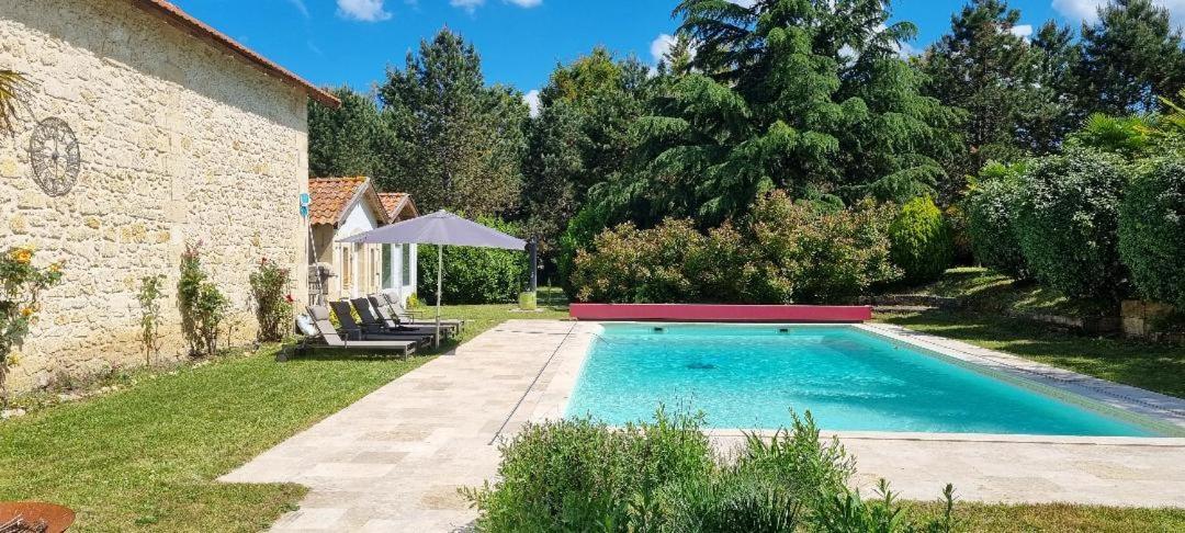 Villa Entiere Du Chateau Lacroix De Civrac 3 Ch, 3 Sdb, Piscine Xxl,Sauna, 4 Etoiles,7 Pers Buitenkant foto