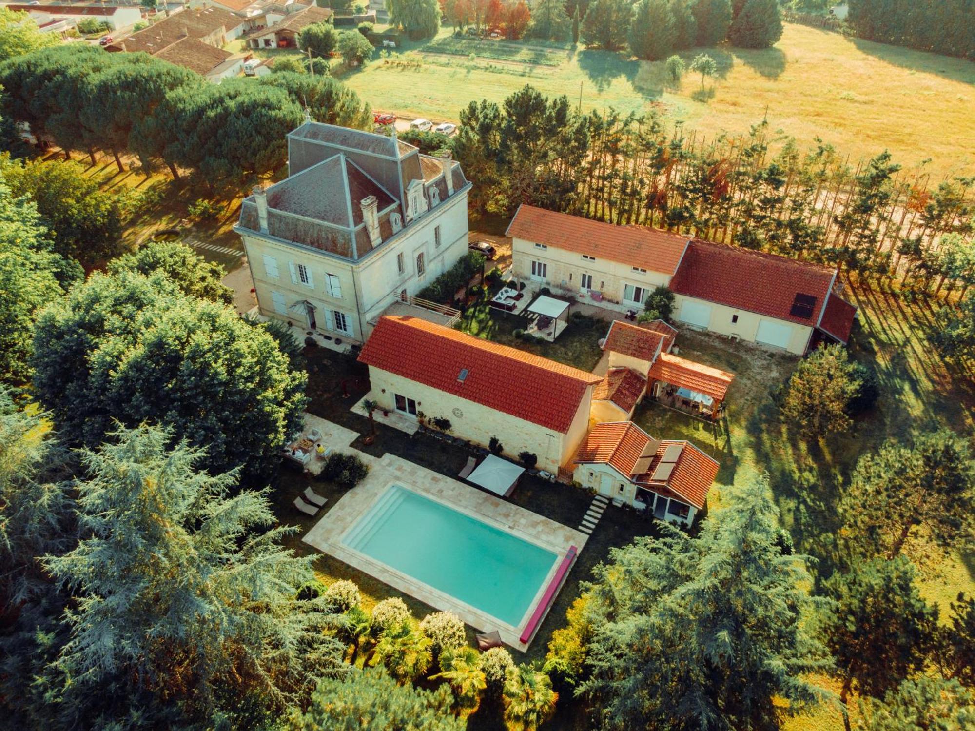 Villa Entiere Du Chateau Lacroix De Civrac 3 Ch, 3 Sdb, Piscine Xxl,Sauna, 4 Etoiles,7 Pers Buitenkant foto