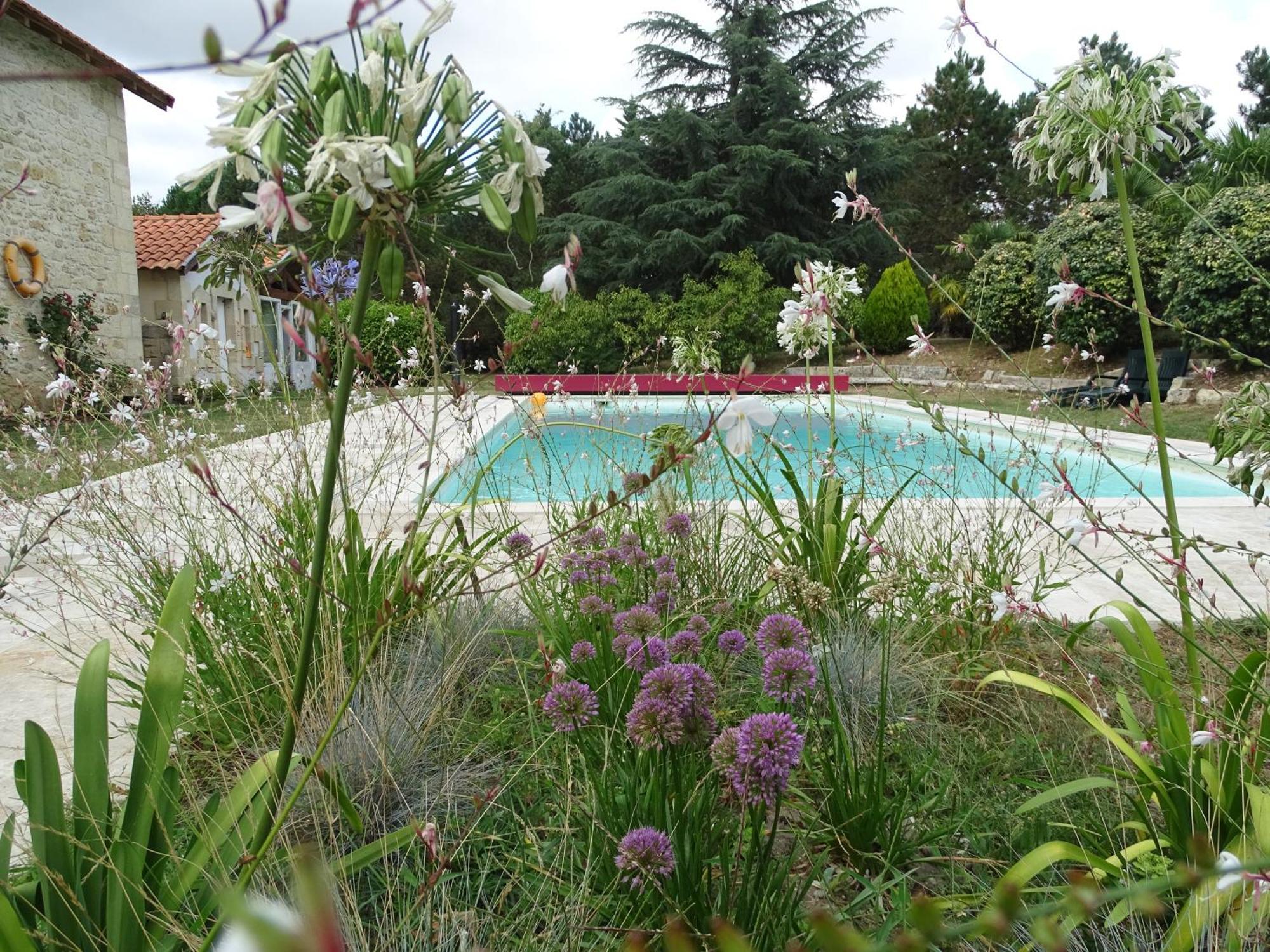 Villa Entiere Du Chateau Lacroix De Civrac 3 Ch, 3 Sdb, Piscine Xxl,Sauna, 4 Etoiles,7 Pers Buitenkant foto