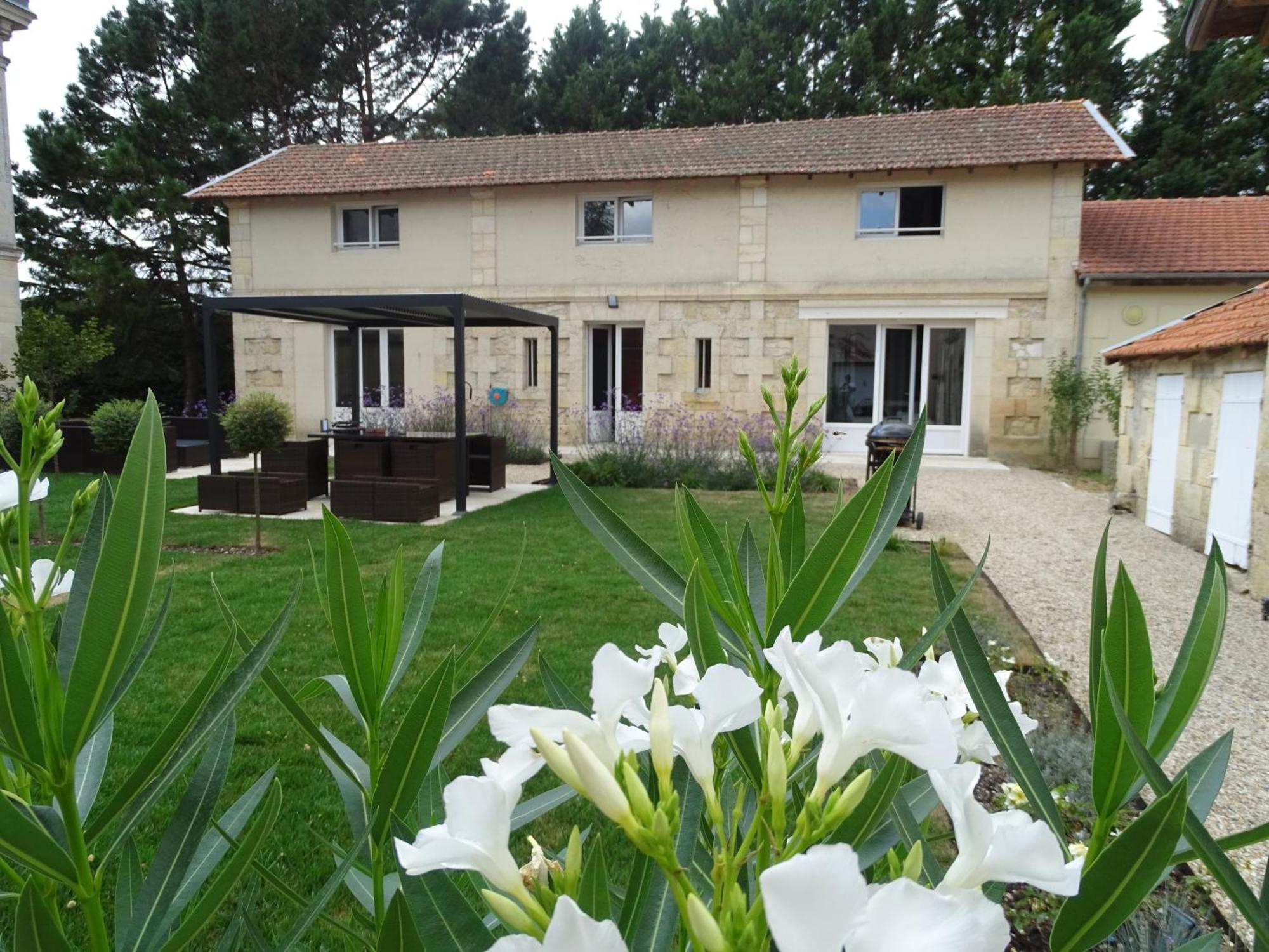 Villa Entiere Du Chateau Lacroix De Civrac 3 Ch, 3 Sdb, Piscine Xxl,Sauna, 4 Etoiles,7 Pers Buitenkant foto